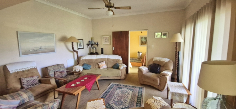 4 Bedroom Property for Sale in Uitsig Western Cape